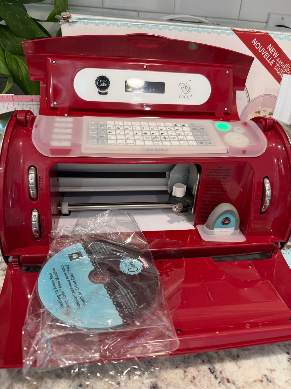 Cricut Red Cake Decorating Machine - Picture 3 of 12